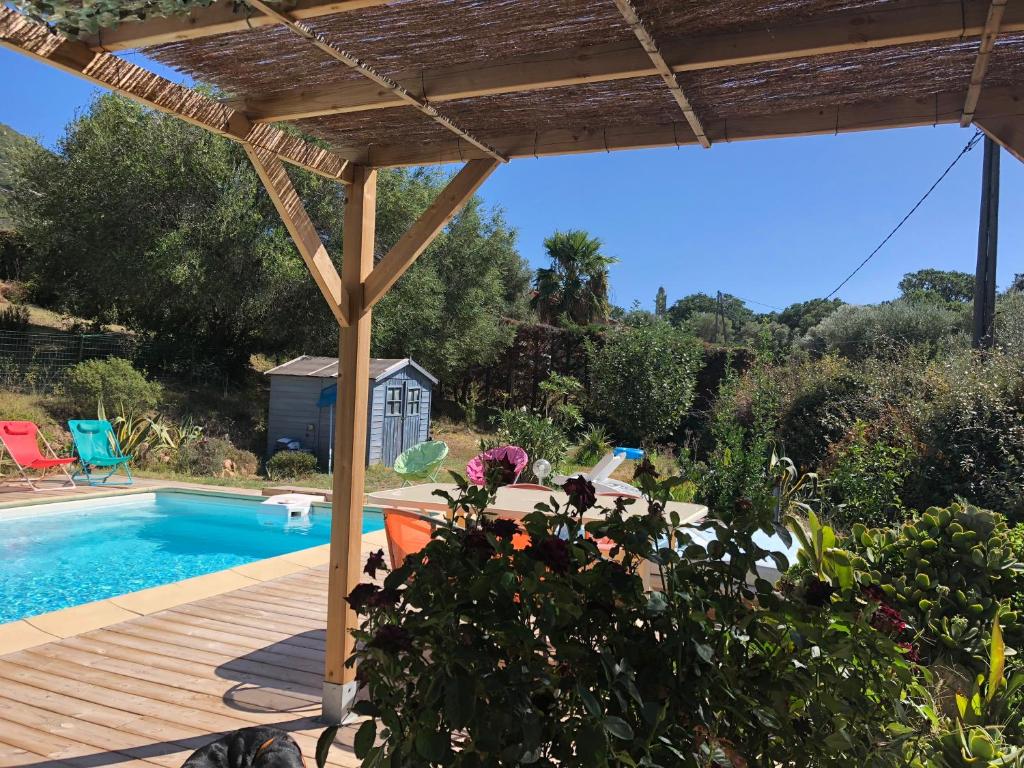 Macchia Évasion avec piscine
